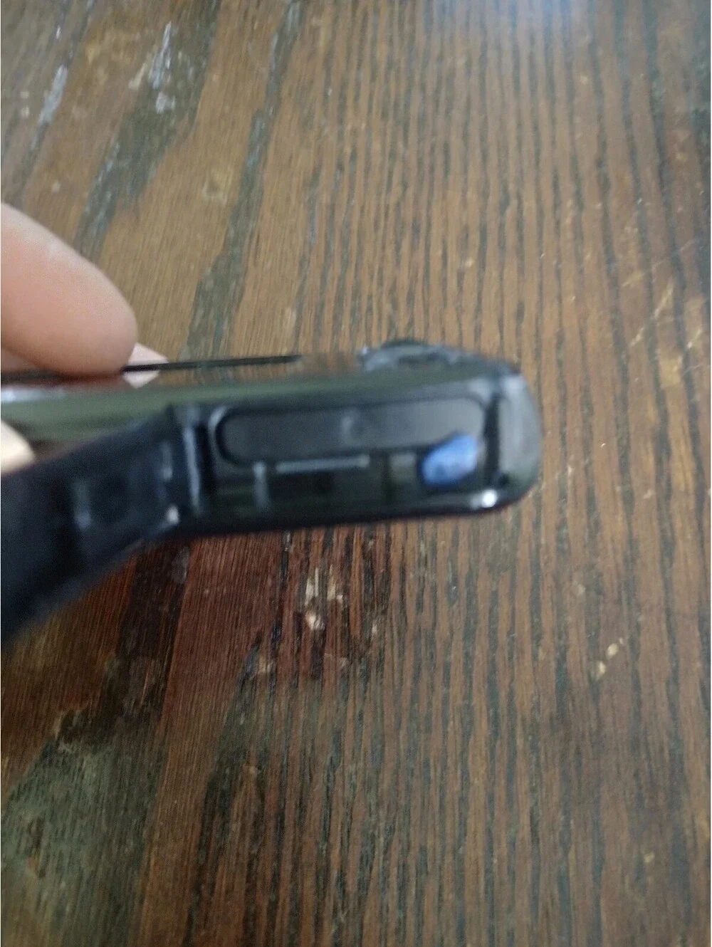 SAMSUNG PL Series PL120 14.2MP Digital Camera Black w/ Charger & Battery
